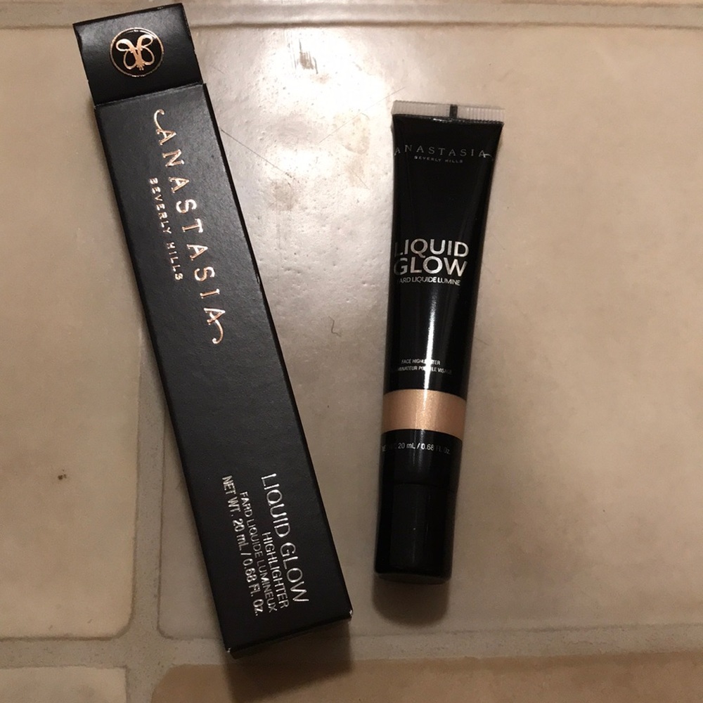 Anastasia Liquid Glow Highlighter in Perla